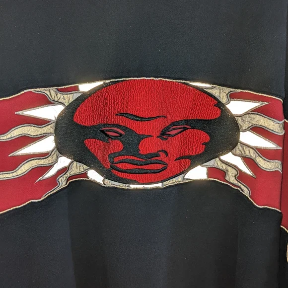 We R One 1992 |  Embroidered Logo Oversized Black & Red Sweatshirt Men's 3XL - Picture 4 of 9